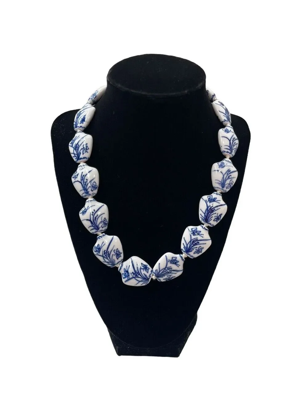 Vintage Chinese Export Beaded Porcelain Necklace Knotted Blue White